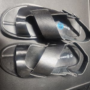 Men's toe insert sandals